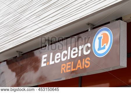 Bordeaux , Aquitaine  France - 04 10 2022 : E.leclerc Relais Text Logo And Brand Sign On Building Fa