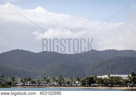 Airlie Beach, Whitsundays, Queensland, Australia - April 2022: Market Stalls On The Village Foreshor