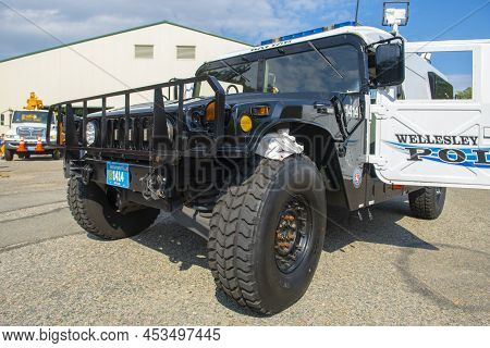 Wellesley, Ma, Usa - Oct. 2, 2021: Wellesley Antique Hummer H1 Police Car In Town Of Wellesley, Mass