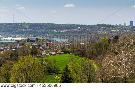 North Braddock, Pennsylvania, Usa April 24, 2022 A View Of Braddock, Homestead, The Monongahela Rive