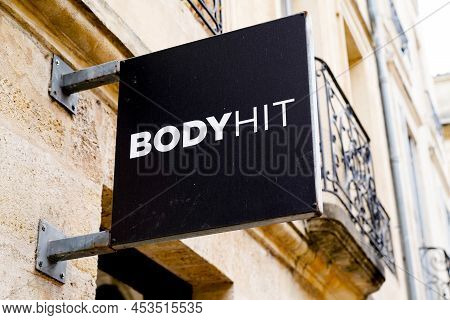 Bordeaux , Aquitaine  France - 04 24 2022 : Bodyhit Logo Brand And Text Sign Front Facade Sport Agen