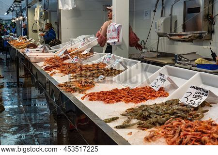 Cadiz, Spain - Nov 16, 2021: Shopping In Cadiz Downtown Market, Mercado Central De Abastos. Cadiz, A