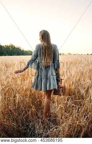 Cottagecore, Simple Living, Slow Life, Country Aesthetic Lifestyle, Modern Rural Fantasy, Pastoral A