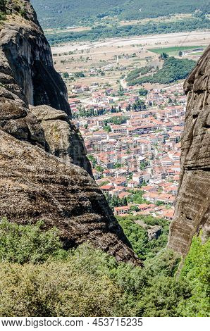Mount Meteora Near The Greek City Of Kalambaka, In Western Thessaly.