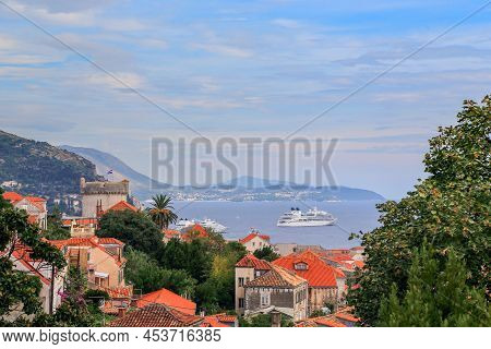Dubrovnik, Croatia - September 8, 2016: This Is A Sea Liner On The Outer Roadstead Off The Coast Of 