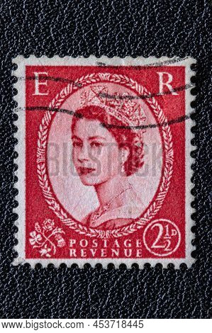 Potsdam, Germany - Apr 26, 2022. A Old Of Great Britain (united Kingdom) Issued Stamp With Portrait 