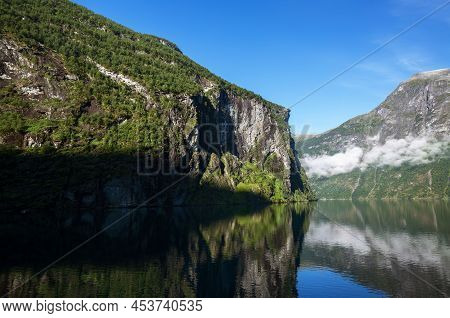 Breathtaking View Of Sunnylvsfjorden Fjord And Famous Seven Sisters Waterfalls, Near Geiranger Villa