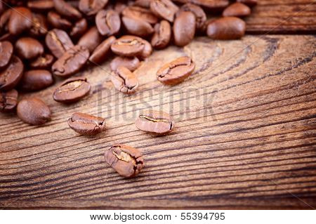 coffee beans on wood texture