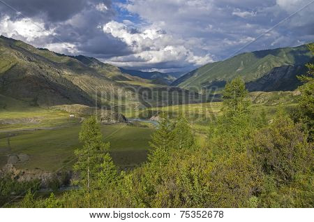 Mountain Valley Under The Evening Sun. Altai, Russia. Chuya River.