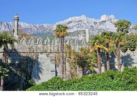 Wall And Garden Vorontsov Palace