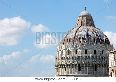 만하다-피사, 이탈리아