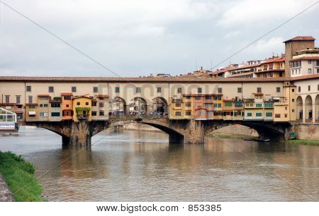 폰 테 베 키 오-피렌체, 이탈리아