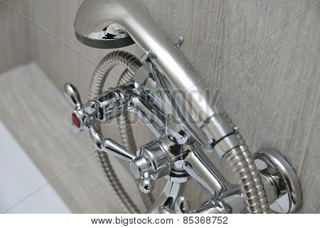 Chrome Faucet With Showerhead