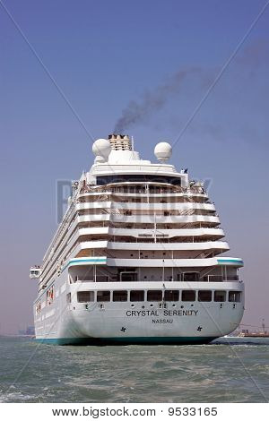 Crystal Serenity luxury risteilyalus