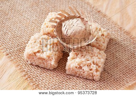 Coconut Candy Cocada