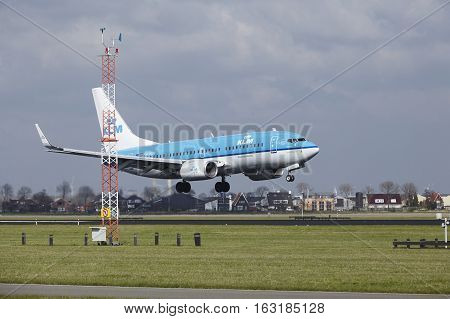 Amsterdam Airport Schiphol - Klm Boeing 737 Lands