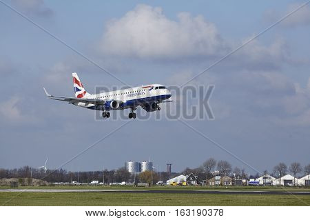 Amsterdam Airport Schiphol - British Airways Embraer 190 Lands