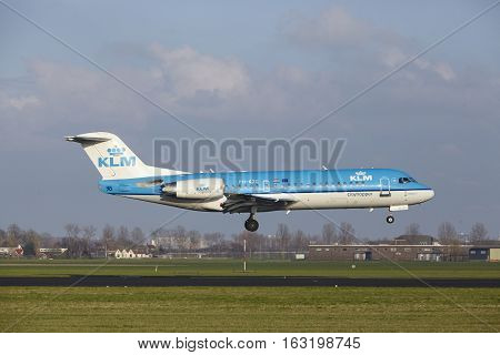 Amsterdam Airport Schiphol - Klm Cityhopper Fokker 70 Lands