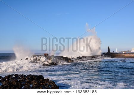 Big Wave In The Ocean