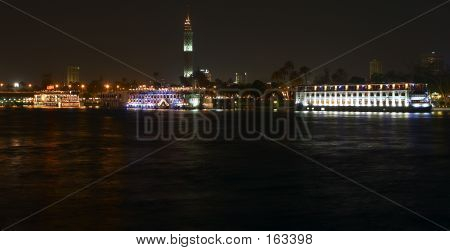 Cairo Riverboats2
