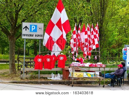 4 may 2014-perugia- seller of Perugia soccer flagsitaly