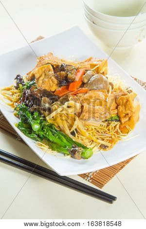 a chinese cuisine photo of fried noodles