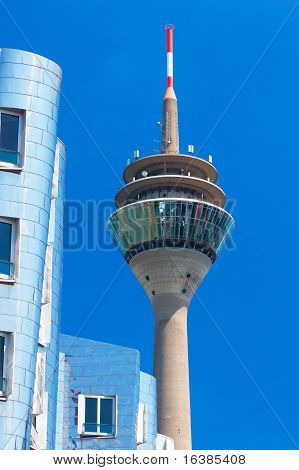 ทาวเวอร์ Rheinturm ดึสเซลดอร์ฟ