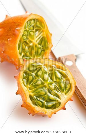 kiwano 과일 흰 배경에 고립