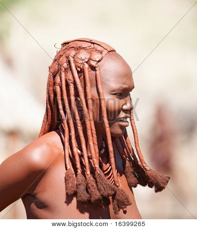 Mujer himba en Namibia
