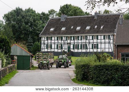 Heiligenhaus, Nrw, Germany - August 24, 2017:
Timbered Hofcafe Abtskueche The Historical Farm On The