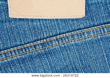 Leere Leder-Etikett auf Blue jeans