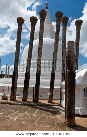 Antiikin Thuparama Dagoba (stupa) Anuradhapura, Sri Lanka