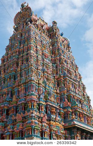 Hindu temple gopura (tower). Menakshi Temple, Madurai, Tamil Nadu, India