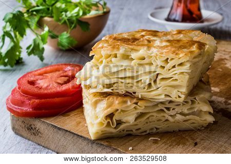 Su Boregi / Turkish Patty With Tea.