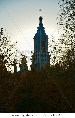 Moscow, Russia - 16 October, 2018: Monument To Patriarch Hermogenes Of Moscow In The Alexander Garde