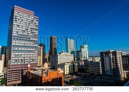Deep Blue Colorado Sky Sunshine On Modern Architecture In The Mile High City - Modern Up Rising Sunn