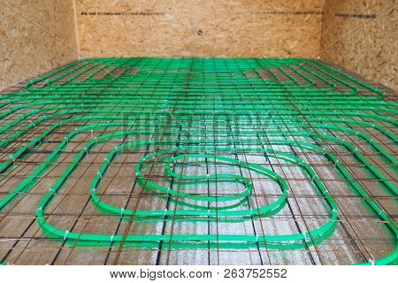 underfloor heating green pipeline installation