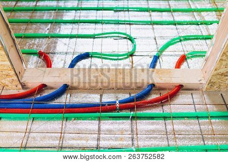 underfloor heating pipeline door crossing installation
