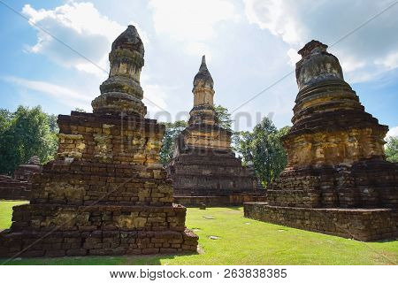 Unesco World Heritage Site Wat Jedi Jed Teaw In Si Satchanalai Historical Park, Sukhothai, Thailand.