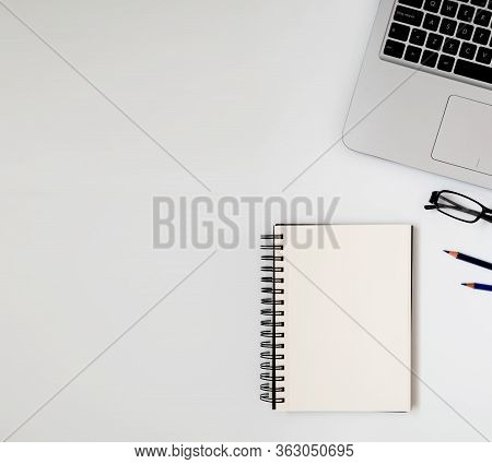 Squared Layout Of A Work Station With Blank Copy Space. Business Escritoire. Flat Lay Perspective, T