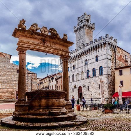 Montepulciano / Italy - 24 June 2015: Unidentified People At Piazza Grance In Montepulciano, Italy. 
