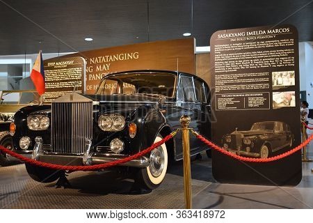 Quezon City, Ph - Apr. 28: 1960 Rolls Royce Phantom V Owned By Imelda Marcos Display At Presidential