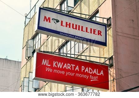 Manila, Ph - Oct 7 - M Lhuillier Sign On October 7, 2017 In Manila, Philippines.