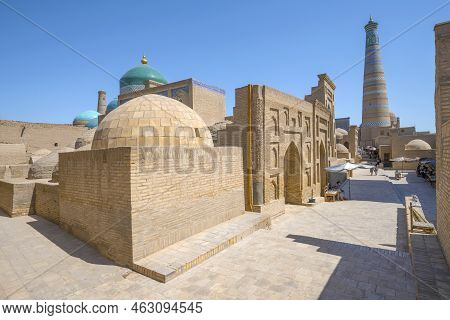 Khiva, Uzbekistan - September 05, 2022: Sunny Day In The Ancient Inner City Of Ichan-kala