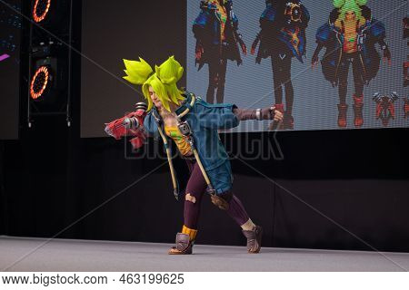 Cosplay New Hero New League Of Legends Hero Zeri.