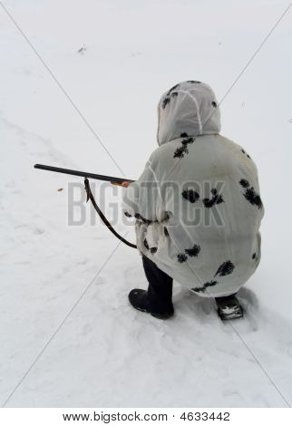ハンターは雪ライフルで不法占拠