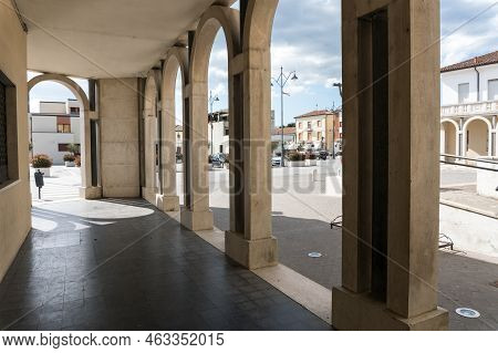 Tresigallo,italy-may 2, 2021:detail Of The Porch In Tresigallo During A Cloudy Day