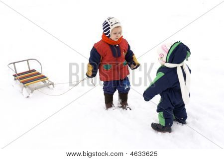 子供たちと雪のそり