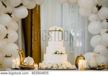 Delicious Wedding Reception. Cake On A Background Balloons. Decorated Table For Wedding. White Ballo