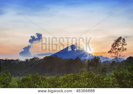 Vulcano Agung